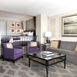 Luxury King Suite Luxury King Suite Prestige Club Lounge
